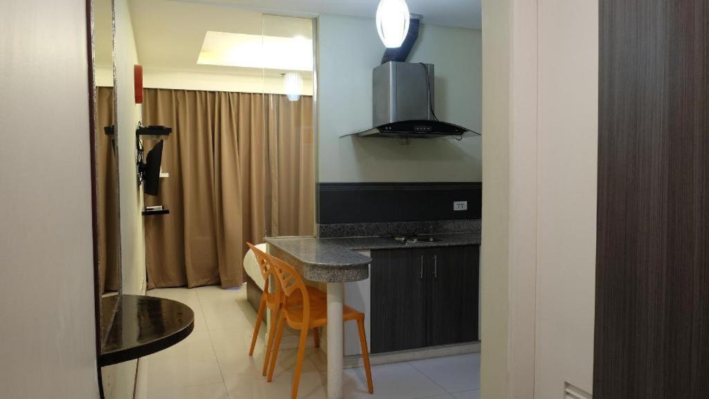 Zen Rooms Malate Robinsons Маніла Екстер'єр фото