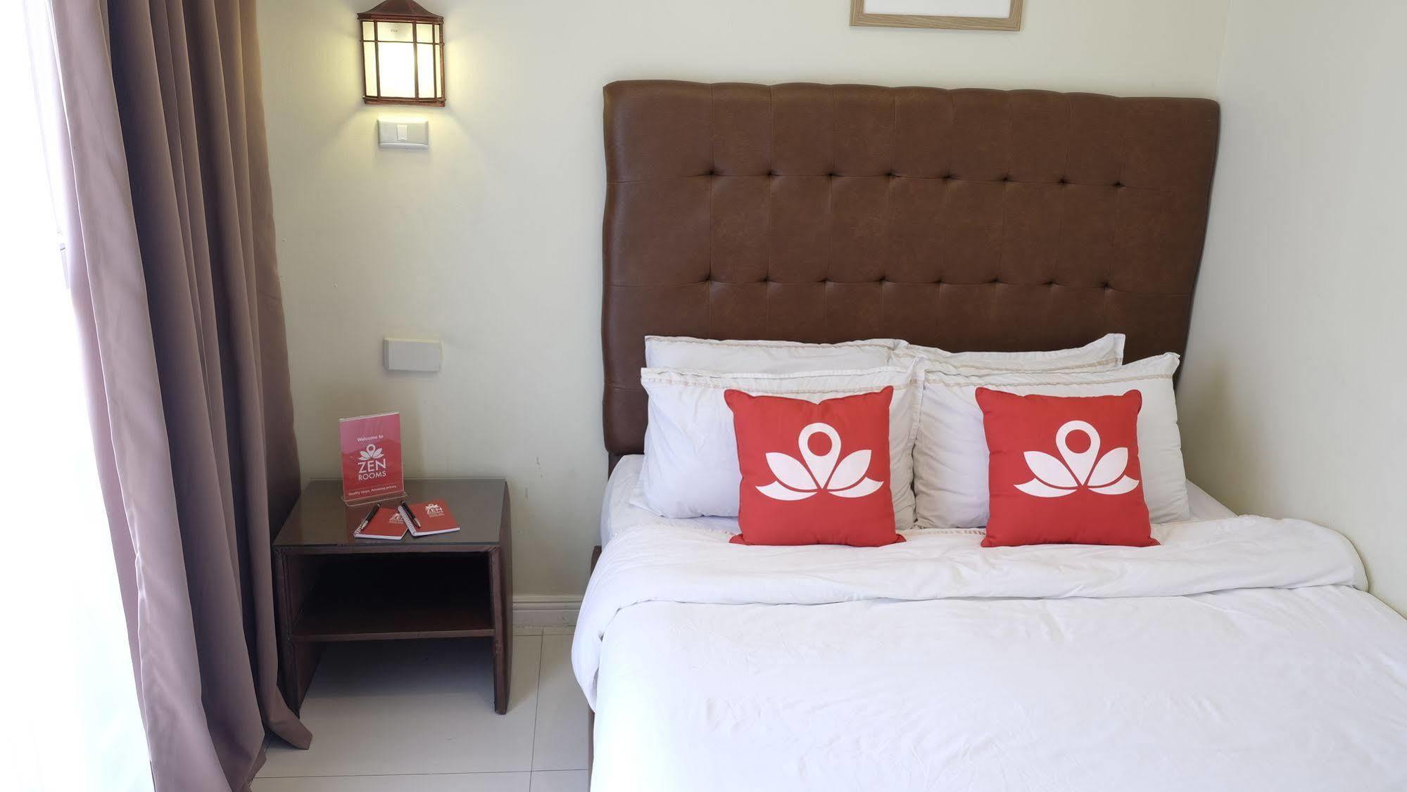 Zen Rooms Malate Robinsons Маніла Екстер'єр фото